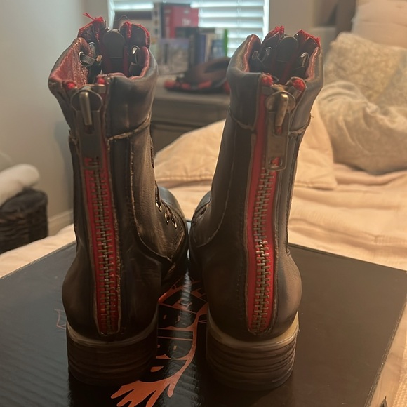 Freebird Liverpool short boots, weathered black, size 8 - Picture 5 of 5